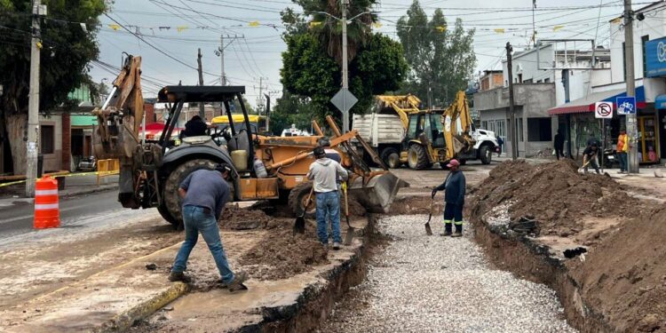 ATIENDE MUNICIPIO HUNDIMIENTO EN SAN SEBASTIÁN; REHABILITAN RED DE DRENAJE