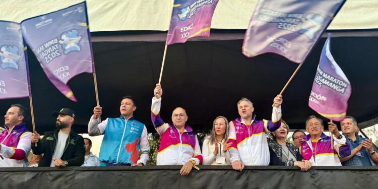 ALCALDE CAPITALINO DA ARRANQUE AL MARATÓN INTERNACIONAL TANGAMANGA 2025