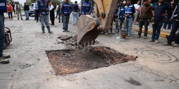 ARRANCAN RECONSTRUCCIÓN DE LA LATERAL SUR DE SALVADOR NAVA