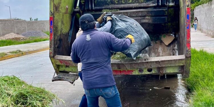 REFUERZAN LIMPIEZA URBANA EN PUNTOS CLAVE DE LA CAPITAL