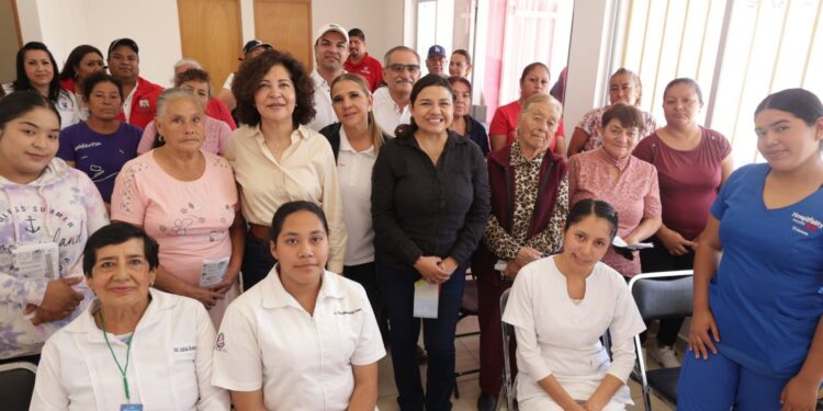 DIF MUNICIPAL SE COMPROMETE A ENVIAR MÉDICO Y ENFERMERÍA A TERRERO SUR