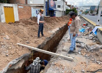INTERAPAS TRABAJA EN LA REPARACIÓN DE COLAPSO EN AVENIDA SIERRA LEONA