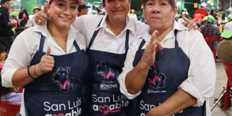 MUNICIPIO DE LA CAPITAL APAPACHA CON LA GARNACHA A LAS Y LOS POTOSINOS EN EL DÍA DE SAN LUIS REY