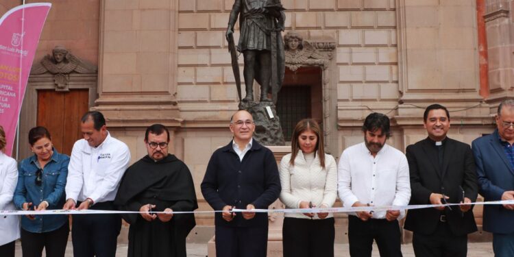 PRESENTA ALCALDE CAPITALINO LA RENOVADA ESCULTURA DEL PATRONO DE LA CIUDAD SAN LUIS REY