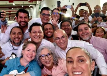 ALCALDE CAPITALINO FELICITA A LA PRESIDENTA POR SU PRIMER INFORME DE GOBIERNO