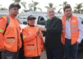 ENTREGA ALCALDE VEHÍCULOS Y UNIFORMES A PERSONAL OPERATIVO