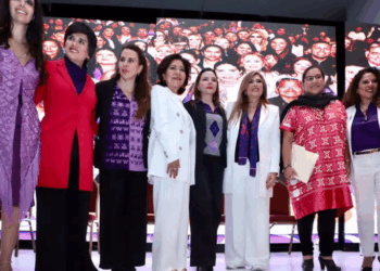 CLAUSURA PRESIDENTA DEL DIF CAPITALINO EL CONGRESO 50+1