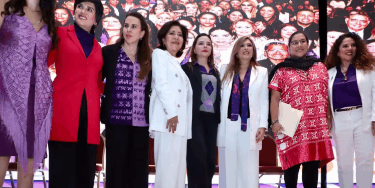 CLAUSURA PRESIDENTA DEL DIF CAPITALINO EL CONGRESO 50+1