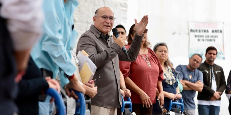 LLEVA ALCALDE CAPITALINO EL PROGRAMA CAPITAL AL 100 A LA COLONIA VIVEROS