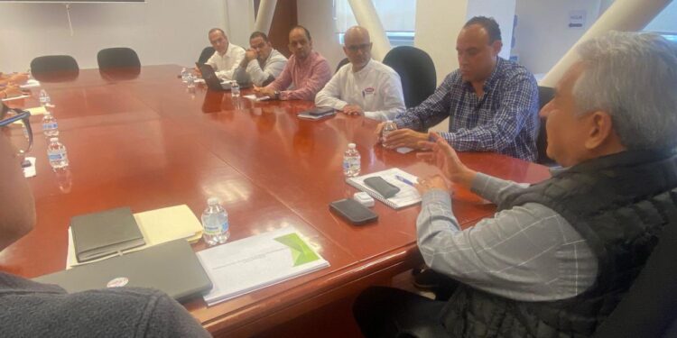 INTERAPAS ANALIZA CON EMPRESARIOS EL MANUAL TÉCNICO DE REDES HIDROSANITARIAS