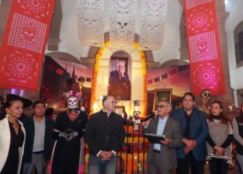 PRESENTAN ALTAR A LA MEMORIA DE DANIEL DE LA LLERA EN PALACIO MUNICIPAL
