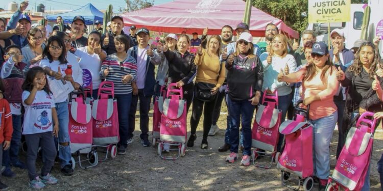 LLEVAN EL DOMINGO DE PILAS A COLONIAS DEL NORTE DE SLP