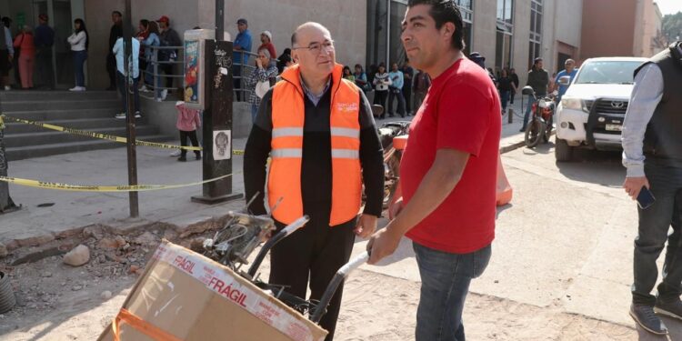 ALCALDE SUPERVISA TRABAJOS DE LA CALLE JULIÁN DE LOS REYES