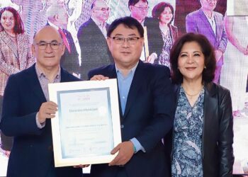 DIF CAPITALINO ENTREGA RECONOCIMIENTOS A 46 EMPRESAS POR APOYAR A LAS FAMILIAS