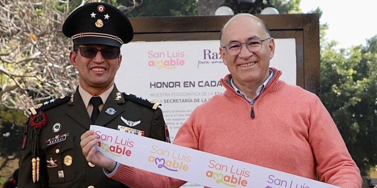 RINDEN HOMENAJE AL EJÉRCITO CON EXPOSICIÓN FOTOGRÁFICA EN EL JARDÍN COLÓN