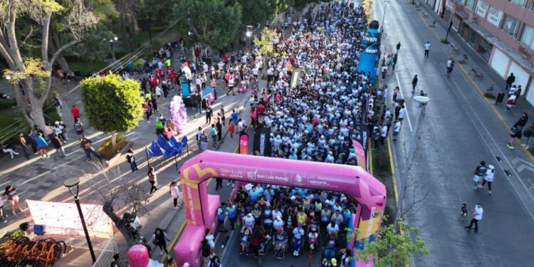PARTICIPAN MÁS DE 2 MIL ATLETAS EN “YO AMO CORRER JUNTOS POR LA COPA”