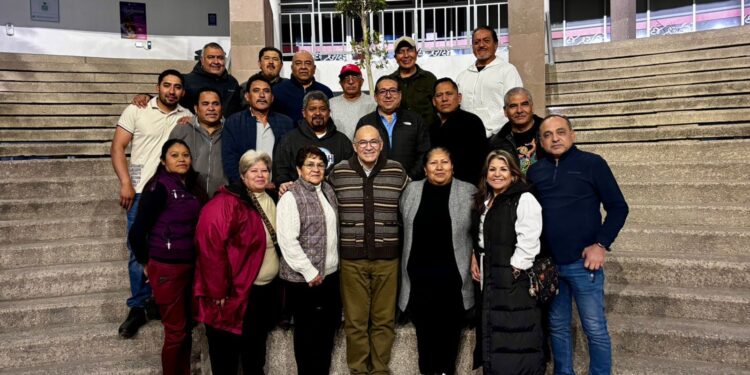 LÍDERES TIANGUISTAS DE 133 RUTAS REFRENDAN RESPALDO HACIA EL GOBIERNO DE ENRIQUE GALINDO