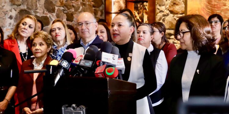 POR UNANIMIDAD CABILDO ELIGE A ÁNGELES RODRÍGUEZ COMO NUEVA SECRETARIA GENERAL
