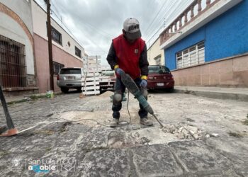 ATIENDEN VIALIDADES EN EL BARRIO DE SAN SEBASTIAN