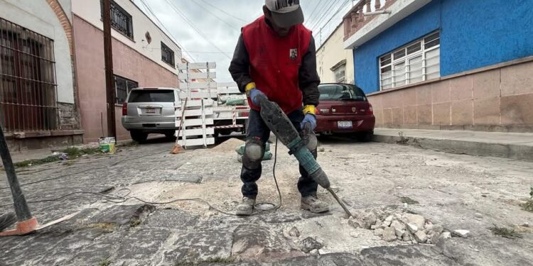 ATIENDEN VIALIDADES EN EL BARRIO DE SAN SEBASTIAN