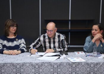 FIRMAN ACUERDO PARA SIMPLIFICAR TRÁMITES MUNICIPALES