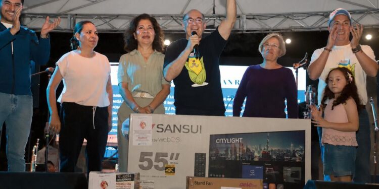 ORGANIZA ALCALDE CAPITALINO UN GRAN FESTEJO A MADRES POTOSINAS
