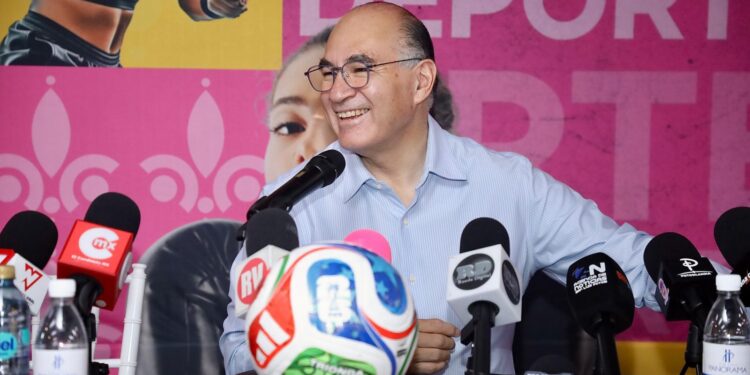 TRANSMITIRAN PARTIDOS DEL MUNDIAL EN LA PLAZA DE FUNDADORES