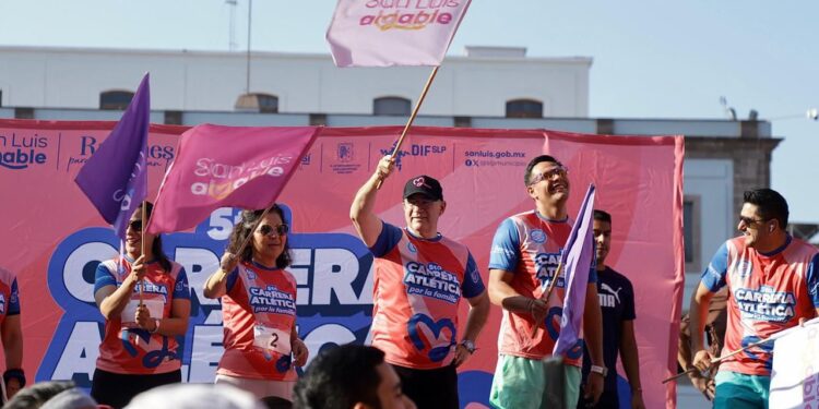 MÁS DE 2 MIL ATLETAS PARTICIPARON EN LA CARRERA POR LA FAMILIA