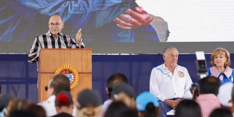 ALCALDE COLOCA PRIMERA PIEDRA DE LA GUARDERIA CTM