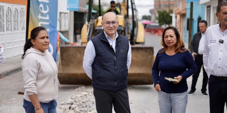 INICIAN REHABILITACIÓN DE DRENAJE EN SAN JUAN DE GUADALUPE