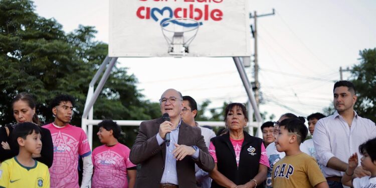 ENTREGAN NUEVA CANCHA MULTIFUNCIONAL EN EL FRACCIONAMIENTO ARBOLEDAS DE JACARANDAS