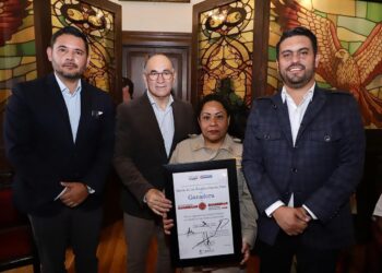 RECONOCEN Y PREMIAN A BOMBERAS Y BOMBEROS POTOSINOS