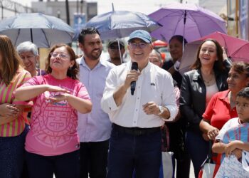 PONEN EN MARCHA REHABILITACIÓN VIAL DE LA CALLE AMATISTA