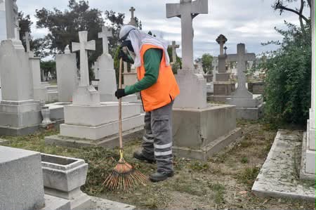 ALISTAN EL PANTEÓN DEL SAUCITO PARA RECIBIR A LAS FAMILIAS POTOSINAS
